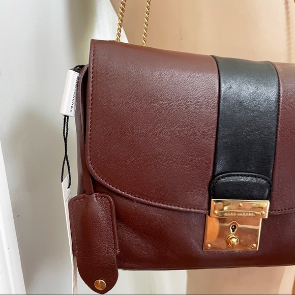 Marc Jacobs Leather Mini Polly Crossbody Key Lock Closure Chain Handbag - Picture 9 of 15